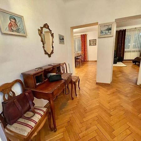 Beautiful Villa With Garden In Milanowek Luaran gambar