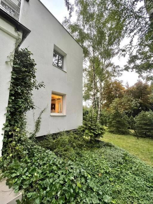 Beautiful Villa With Garden In Milanowek Luaran gambar