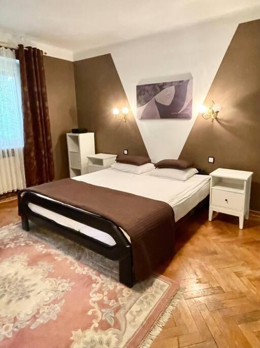 Beautiful Villa With Garden In Milanowek Luaran gambar