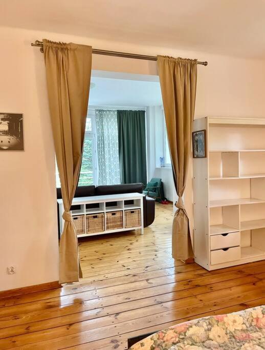 Beautiful Villa With Garden In Milanowek Luaran gambar